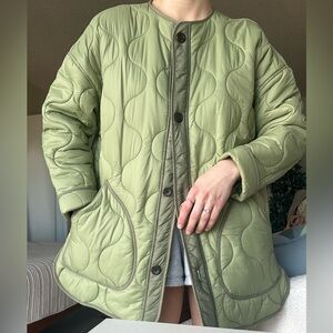 Abercrombie & Fitch jacket
Light green Size M
Barely worn